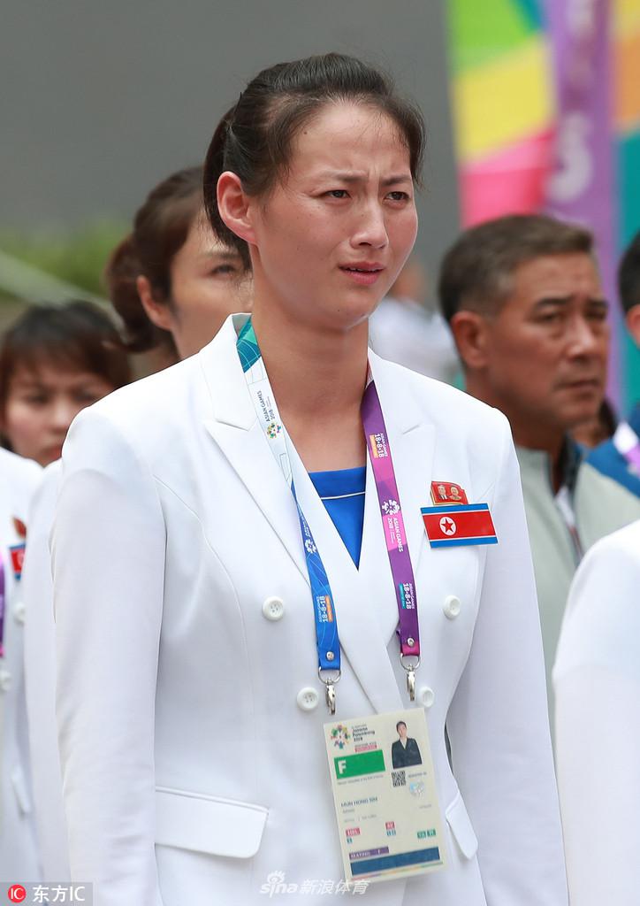朝鲜选手升旗仪式激动落泪