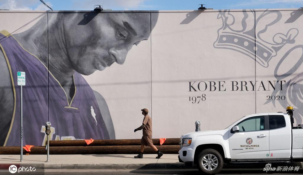 科比去世一周年：洛杉矶街头遍布湖人传奇壁画