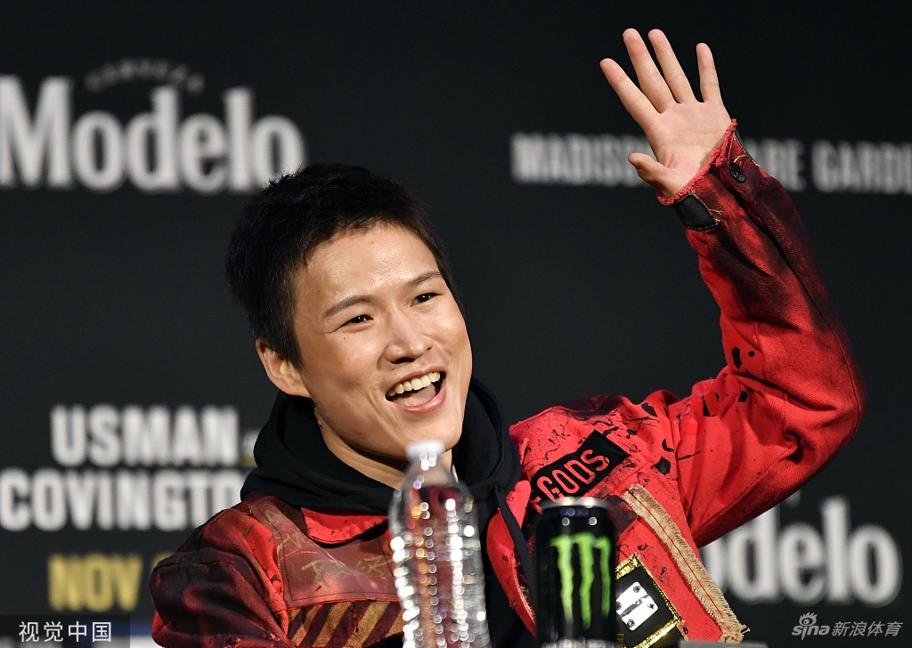 削发明志！张伟丽与老对手罗斯对视