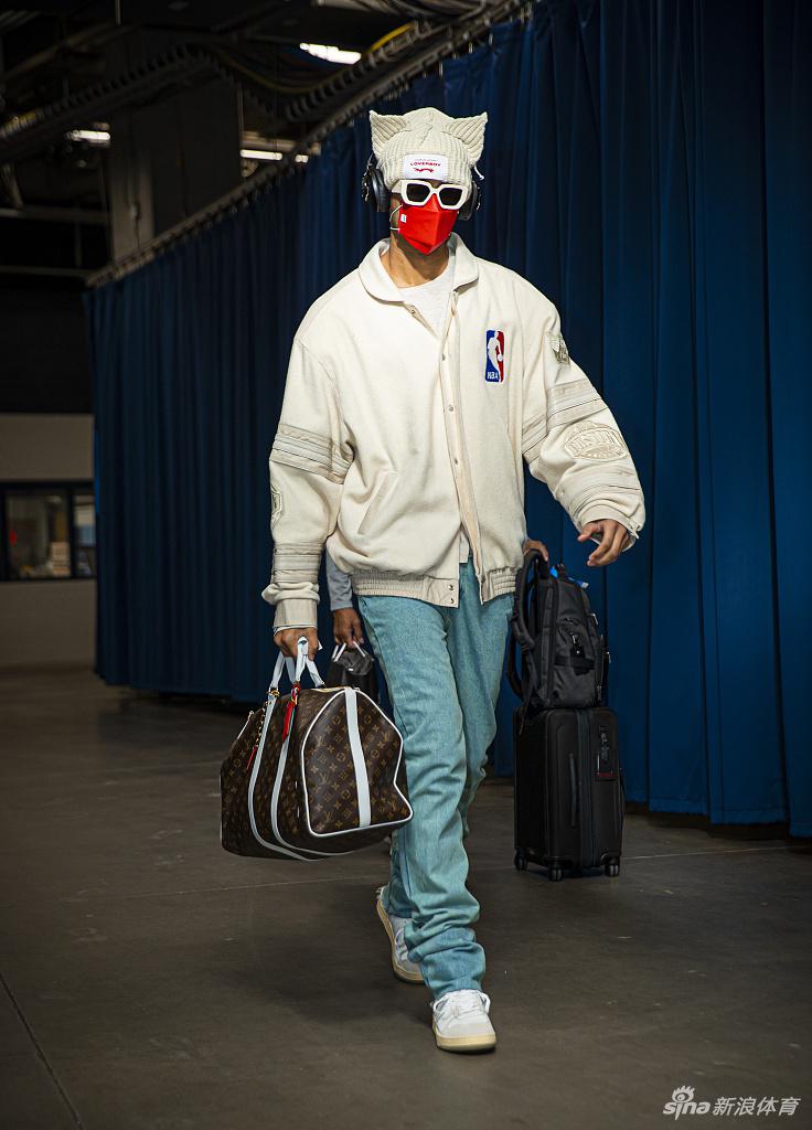 [NBA常规赛]湖人128-99雷霆 詹姆斯26+6+7