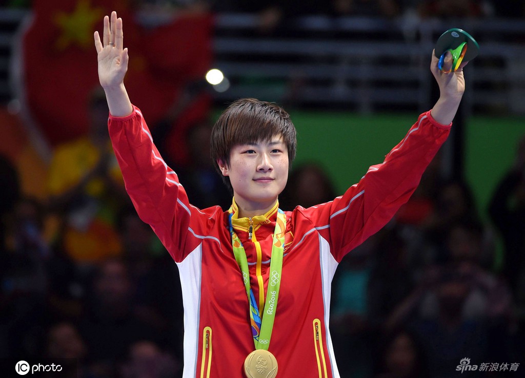 奥运冠军丁宁宣布退役 将就读北京大学