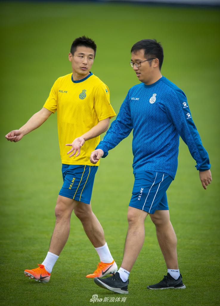 西班牙人训练备战联赛 武磊狂练射门