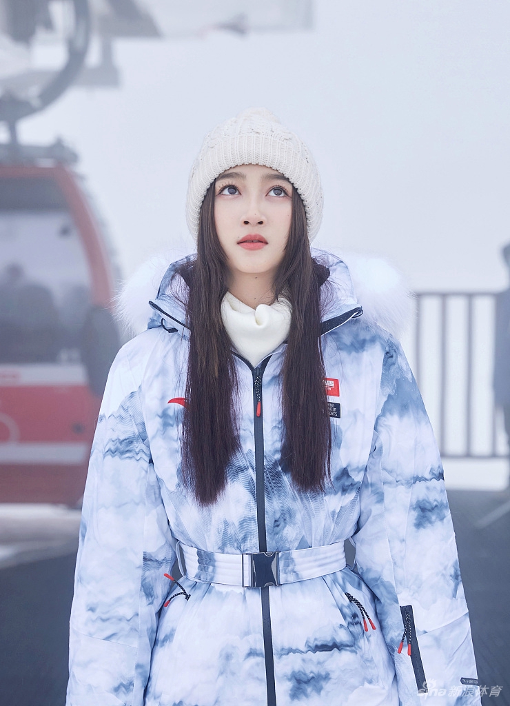 关晓彤任冬奥会助力大使 携手王餮┏∨男凑