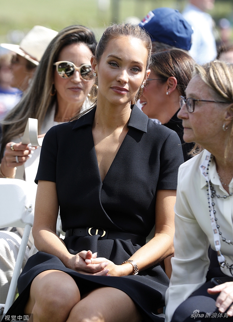 棒球传奇球星杰特美妻抢镜 乔丹都跟她搭讪