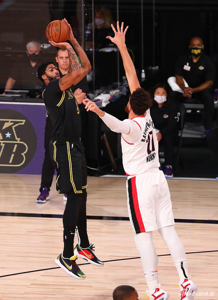 [NBA季后赛]湖人135-115开拓者 总分3-1