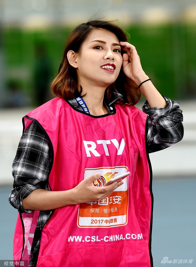 妇女能顶半边天！女记者实力与颜值并存