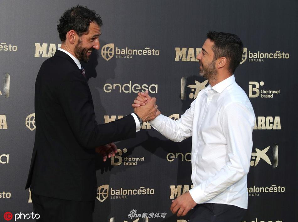 西班牙男篮颁奖加索尔最佳球员