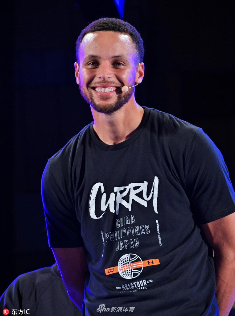 库里东京参加赞助商活动