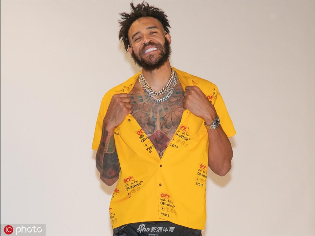 麦基现身纽约时装周