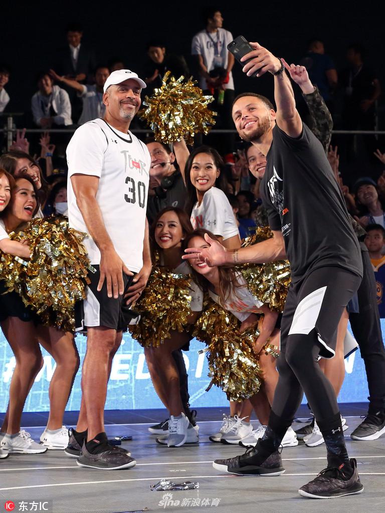 库里东京参加赞助商活动