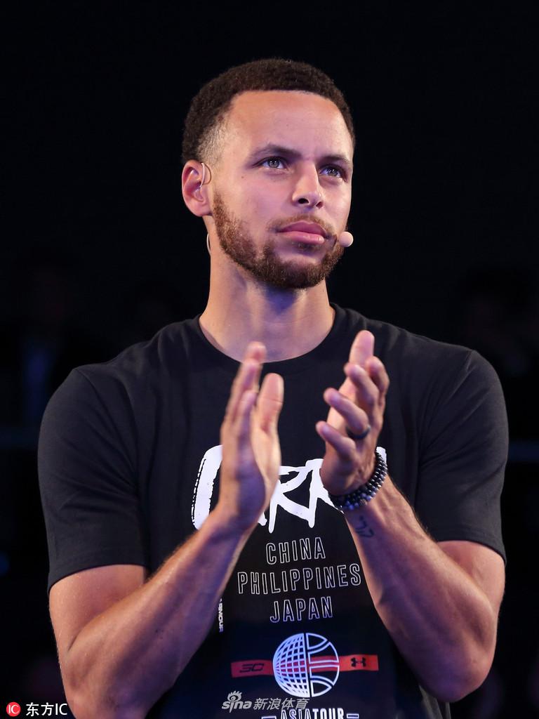 库里东京参加赞助商活动