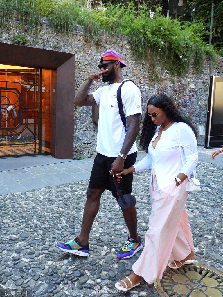 詹姆斯保罗休赛期相约度假