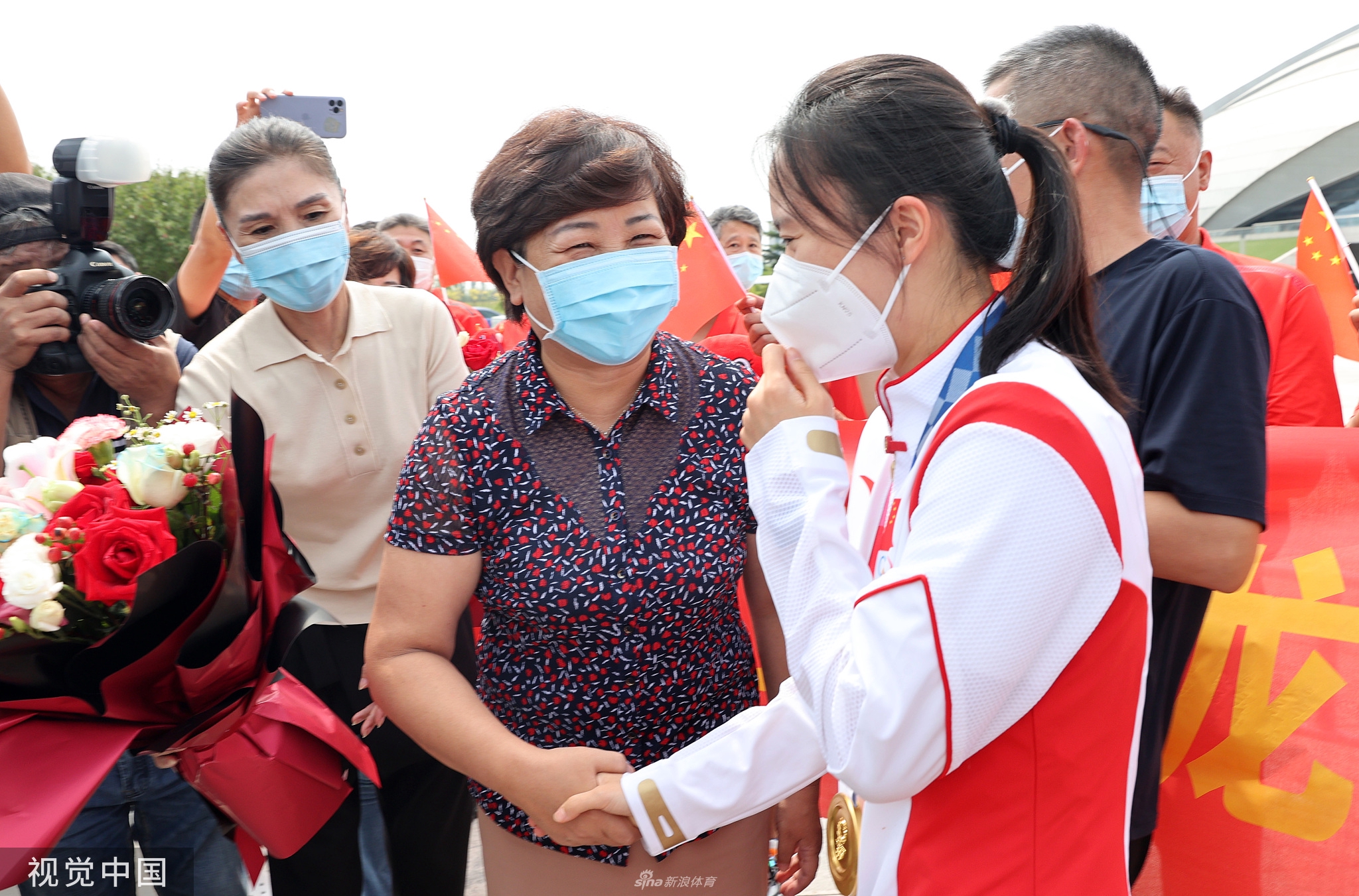 蹦床奥运冠军朱雪莹返回天津 开始备战全运会