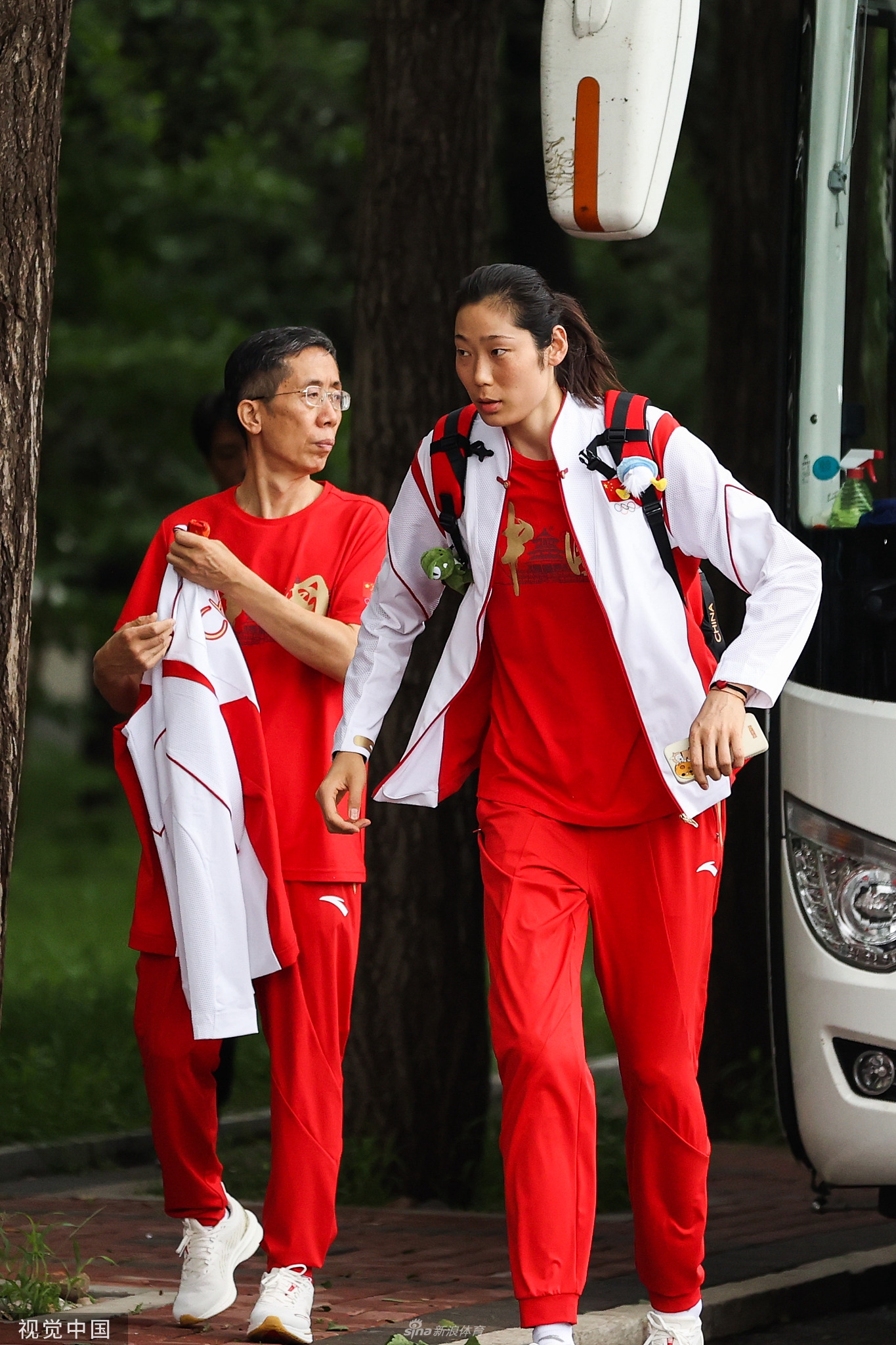 中国女排出征东京奥运会 郎平朱婷领衔