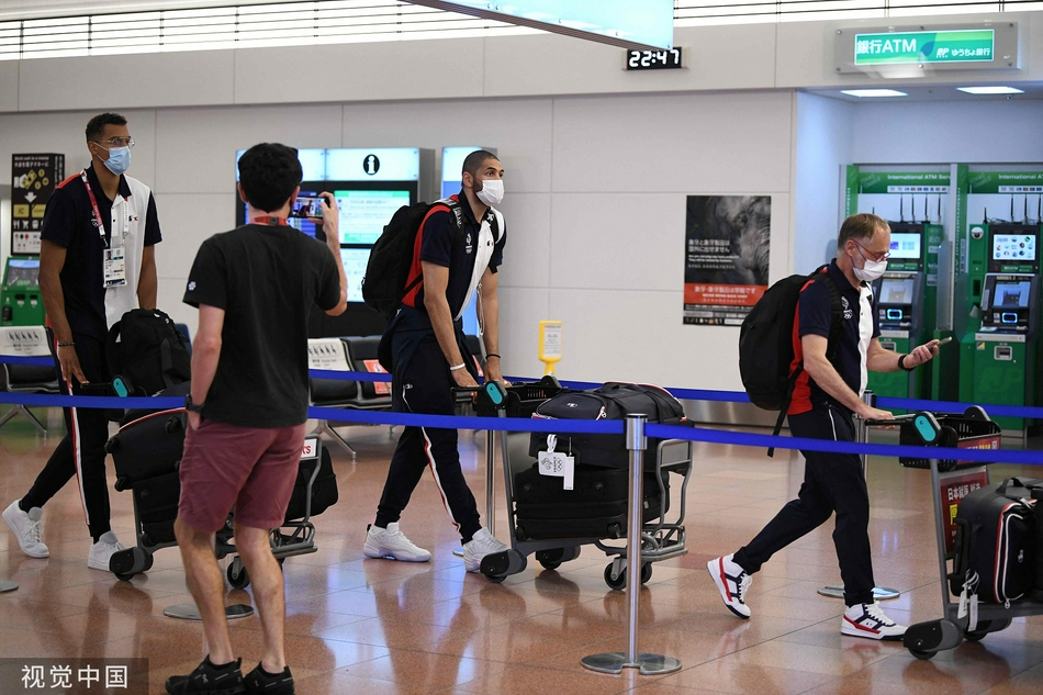 巴图姆领衔法国男篮抵达日本