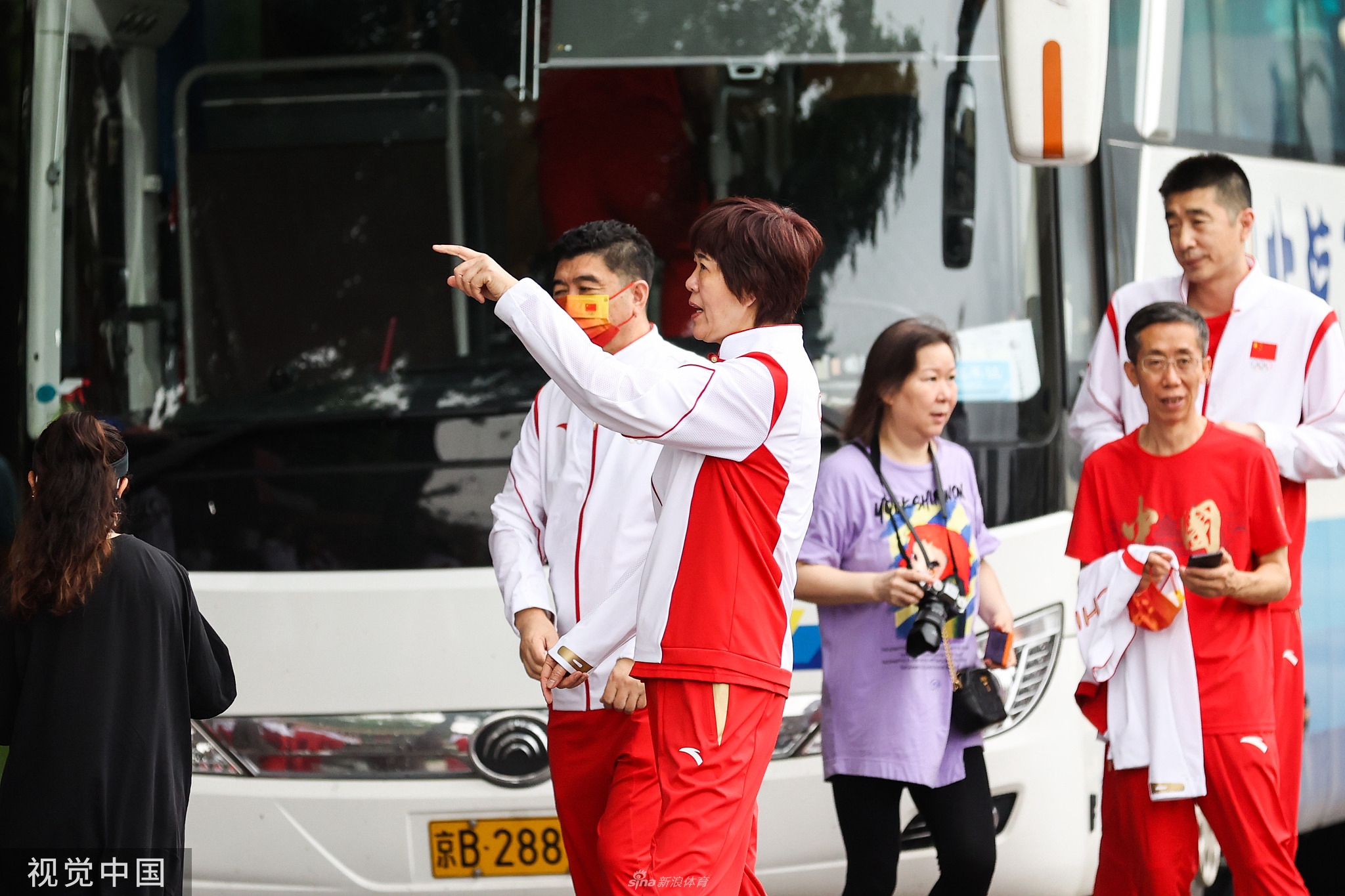 中国女排出征东京奥运会 郎平朱婷领衔