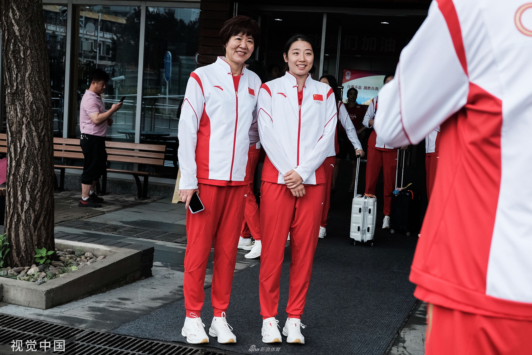 中国女排出征东京奥运会 郎平朱婷领衔