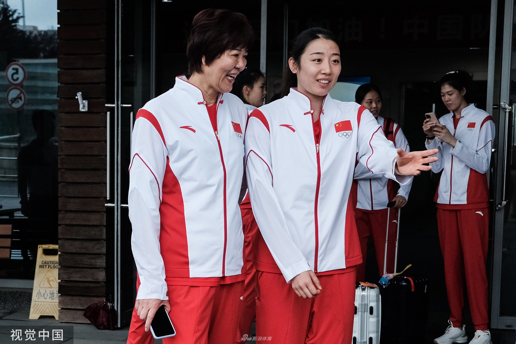 中国女排出征东京奥运会 郎平朱婷领衔