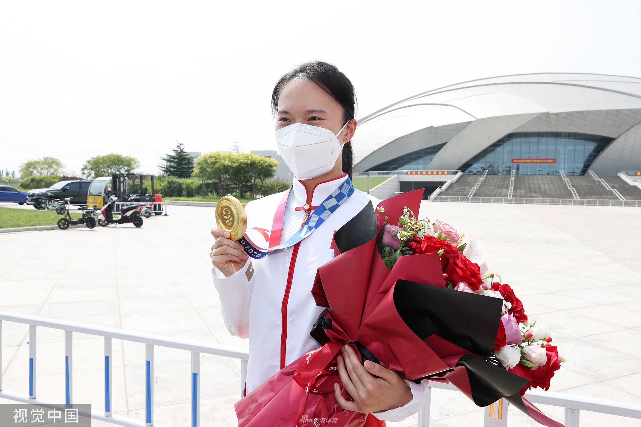 蹦床奥运冠军朱雪莹返回天津 开始备战全运会