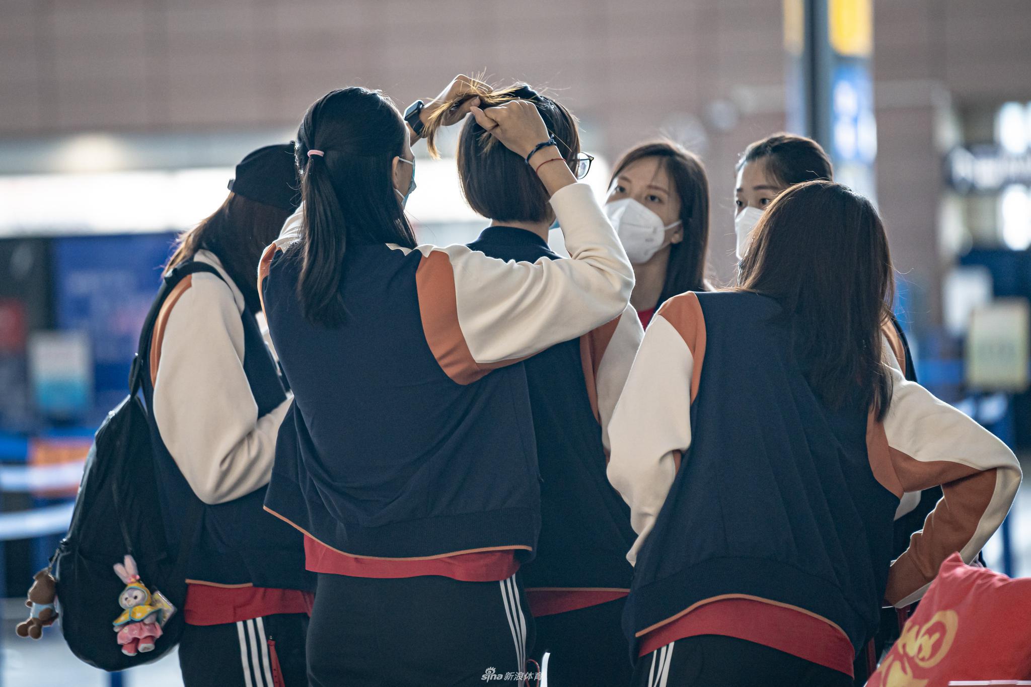 中国女排现身上海 兵发意大利参加世界女排联赛