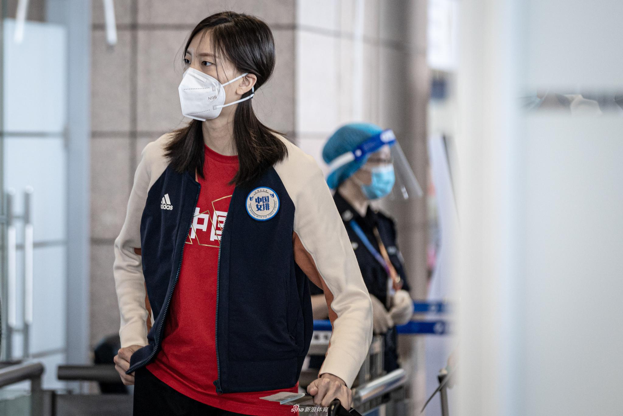 中国女排现身上海 兵发意大利参加世界女排联赛