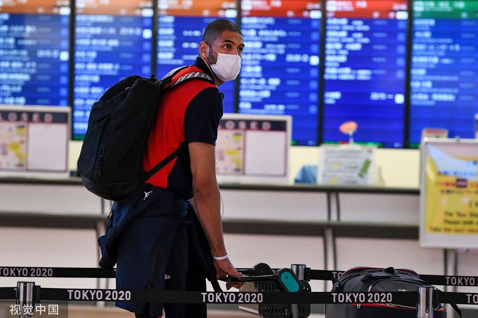 巴图姆领衔法国男篮抵达日本