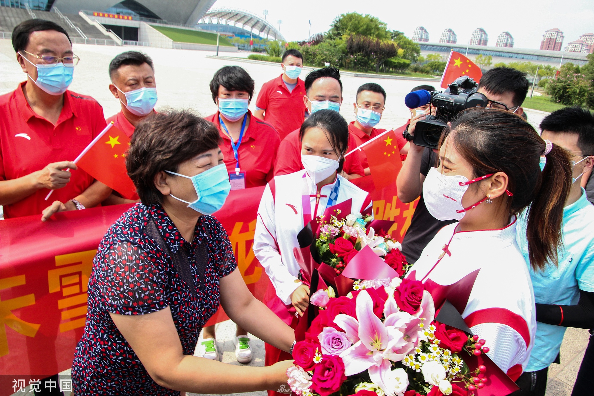 蹦床奥运冠军朱雪莹返回天津 开始备战全运会