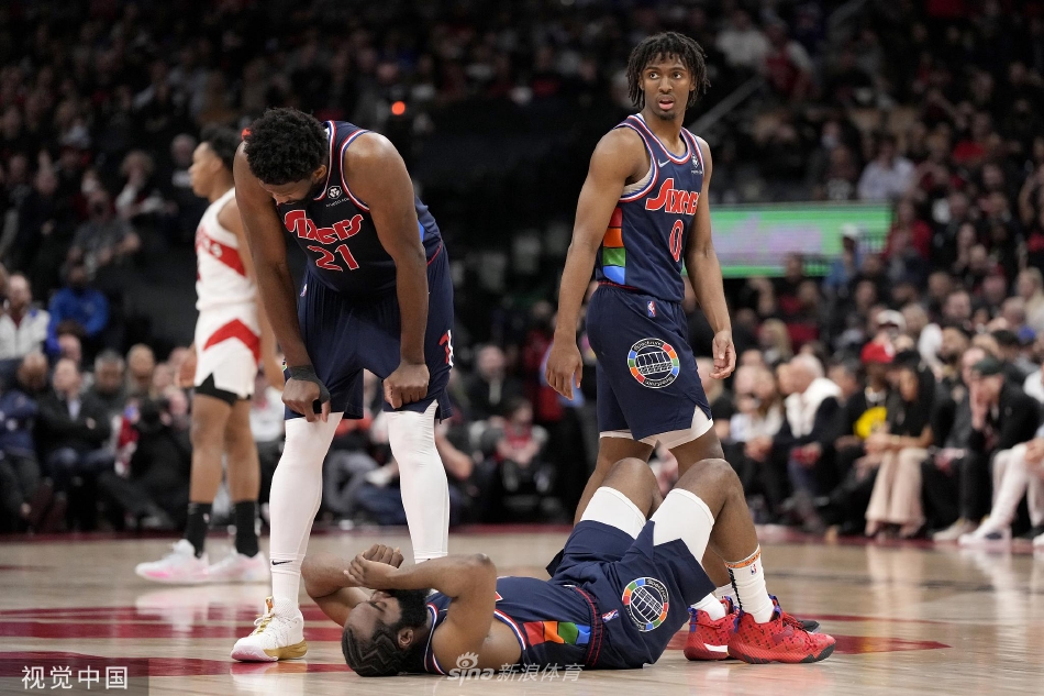 [NBA季后赛]76人132-97猛龙