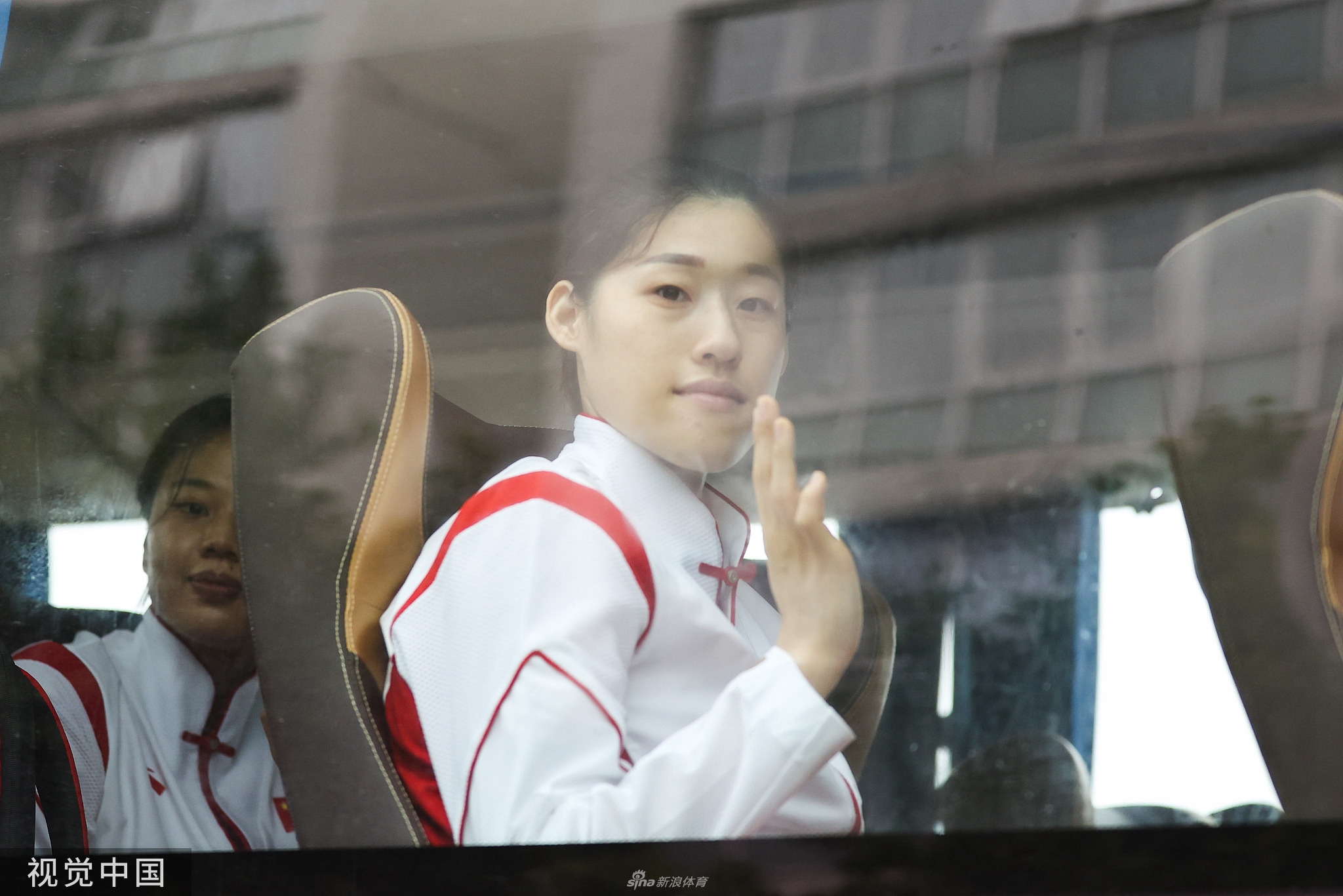 中国女排出征东京奥运会 郎平朱婷领衔