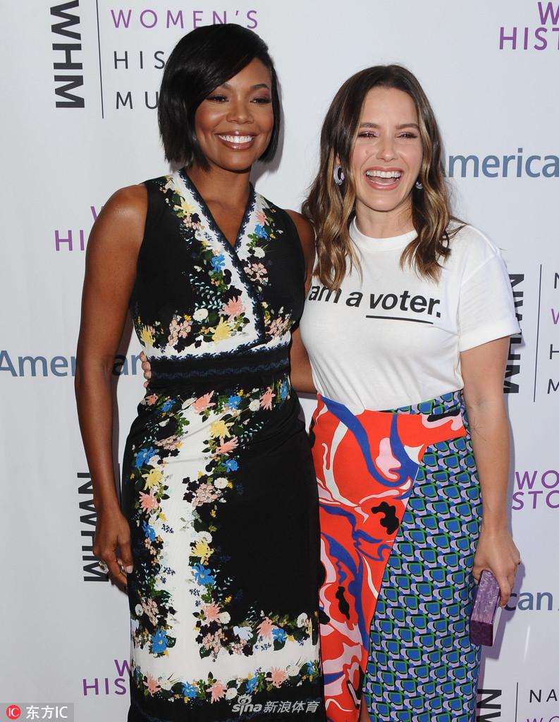 韦德爱妻洛杉矶参加活动