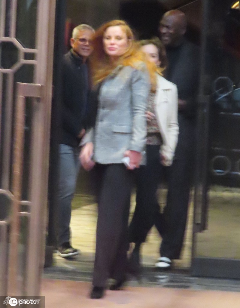 迈克尔-乔丹现身纽约卡内基音乐厅