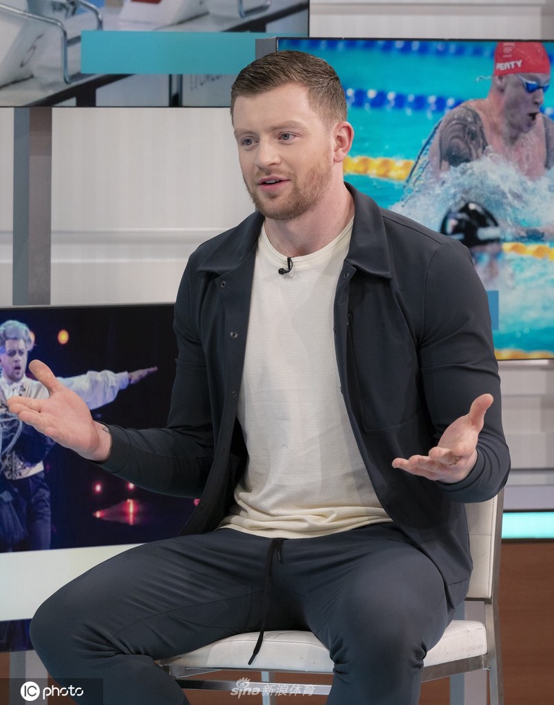 亚当-皮蒂做客英国电视节目 接受采访侃侃而谈_高清图集_新浪网