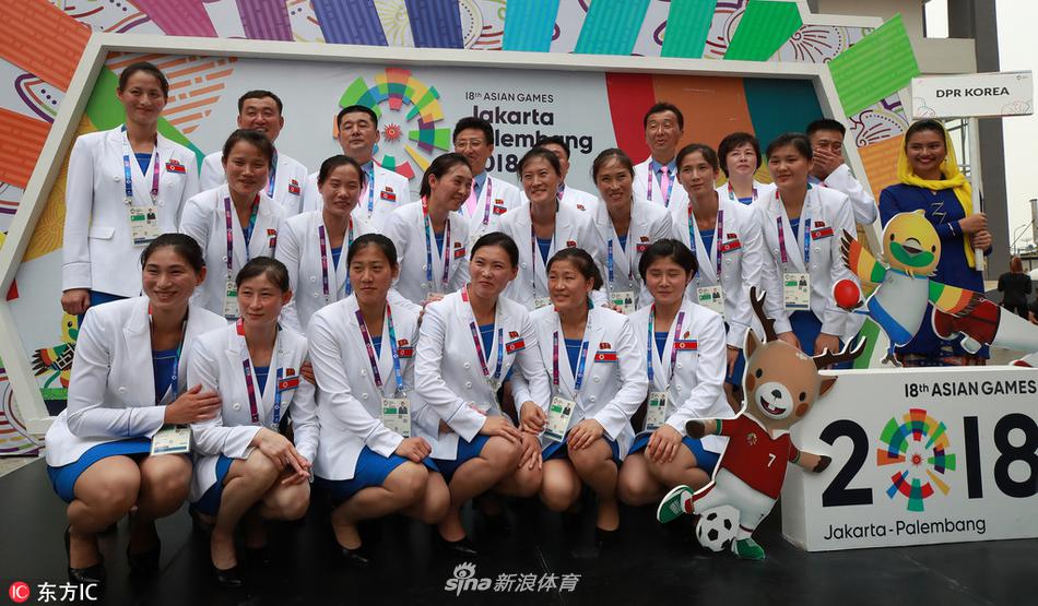 朝鲜选手升旗仪式激动落泪