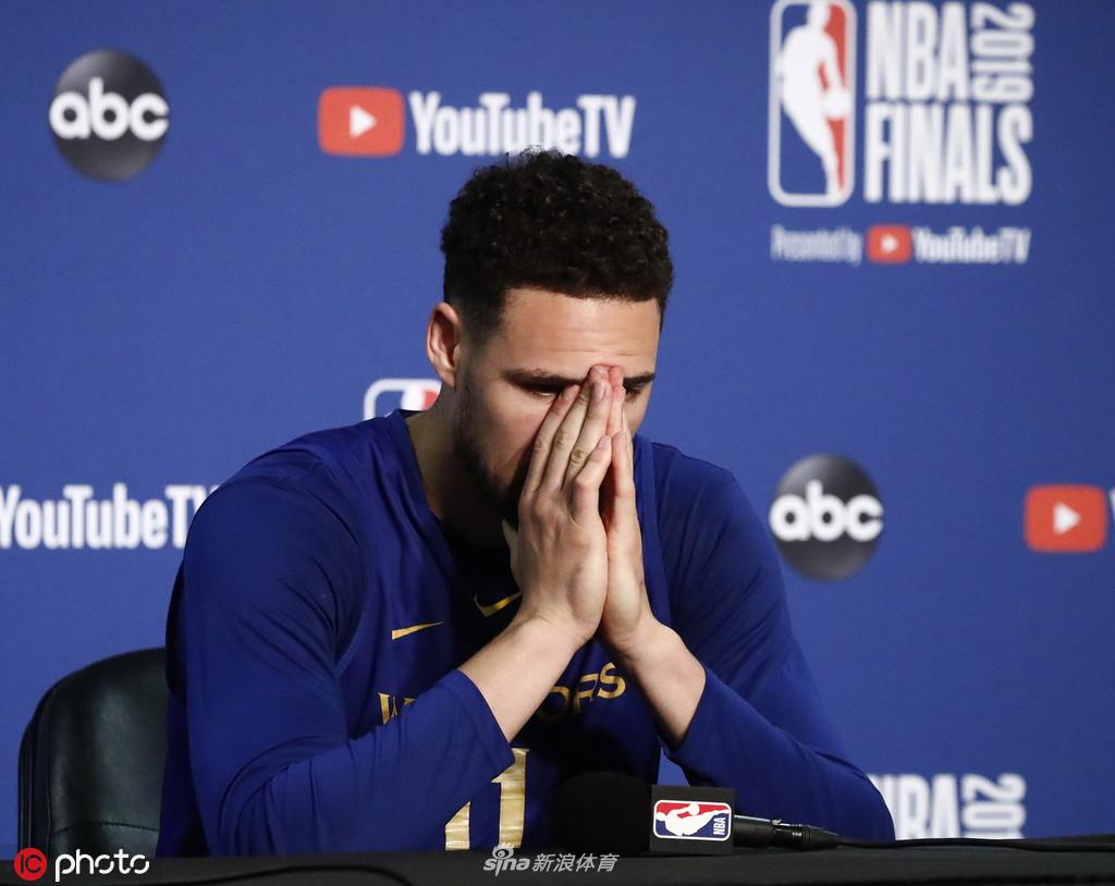 勇士新闻发布会 谈及杜兰特水花兄弟一脸难过