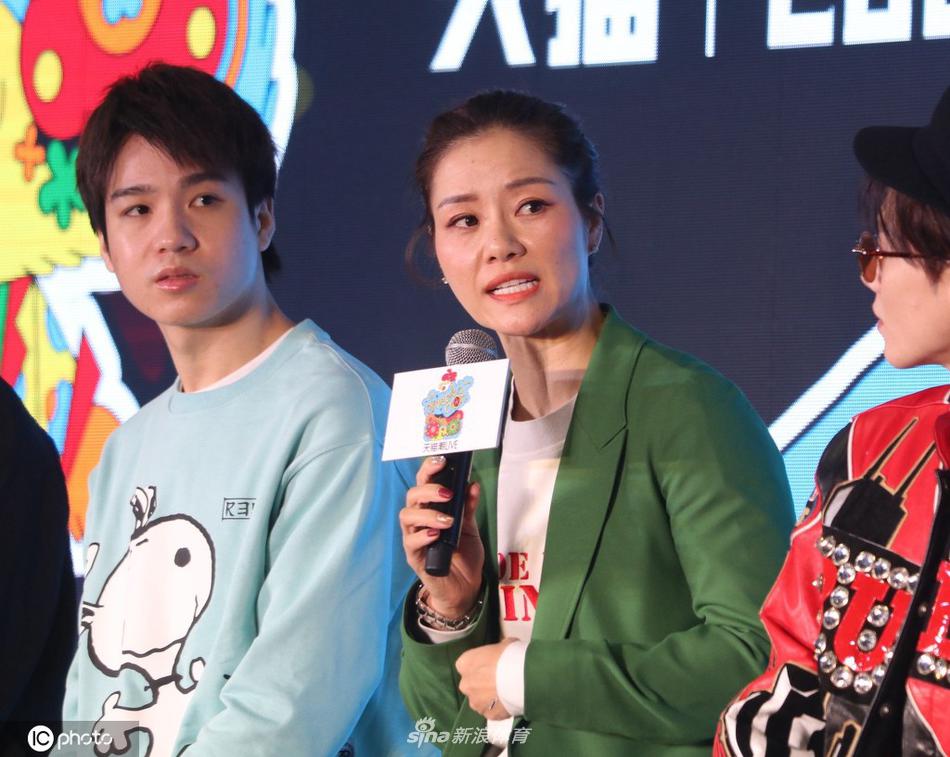 文体明星跨界合作 李娜白敬亭letme出席潮鞋展