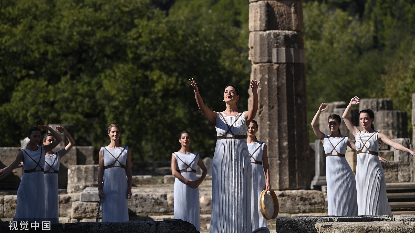 北京冬奥会火种在希腊点燃 李佳军传递火炬