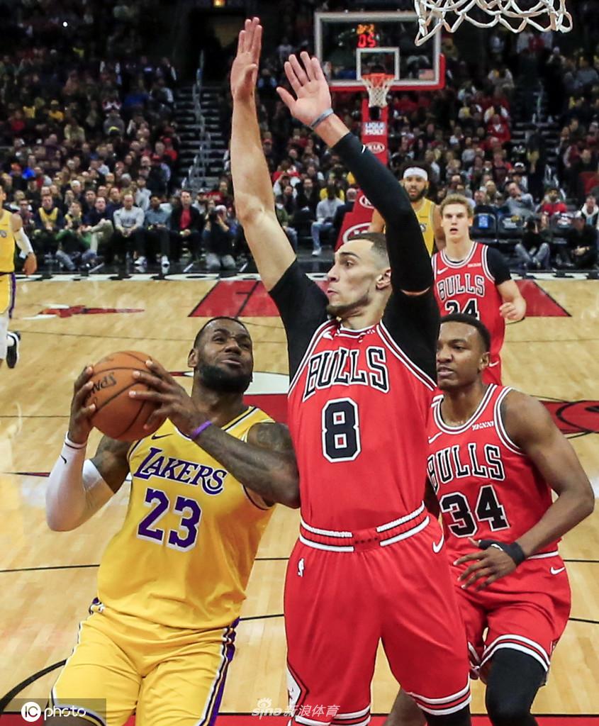 詹姆斯带队翻盘大逆转