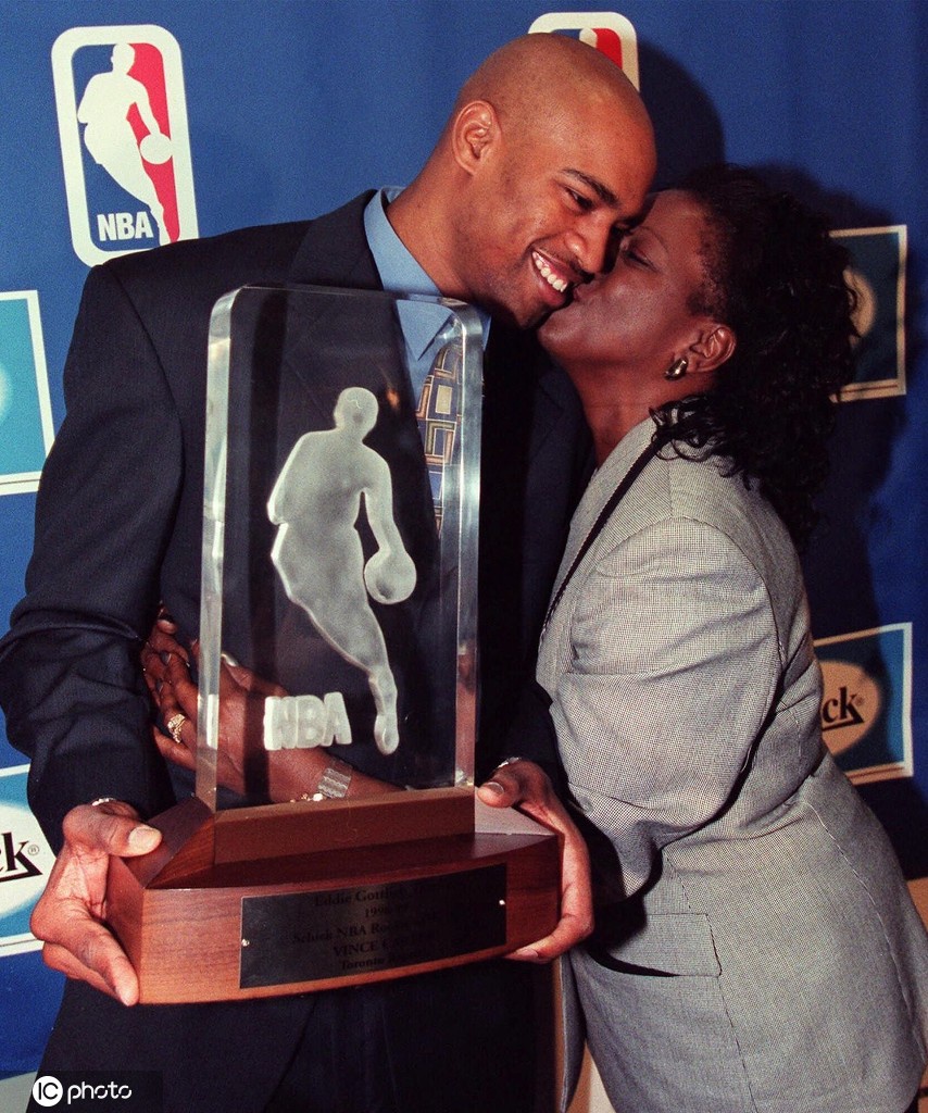 “倘若就此结束，感谢多年厚爱” 文斯-卡特职业生涯回顾