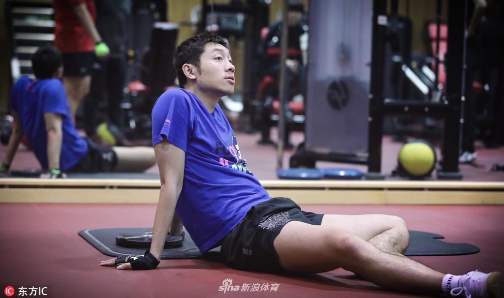 许昕现身上海体院 训练备战新年前最后一战