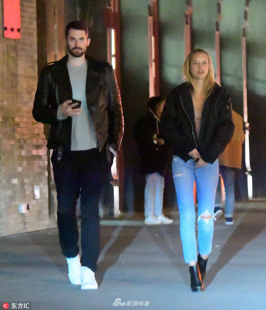 勒夫换女友了？97年新晋网红嫩模