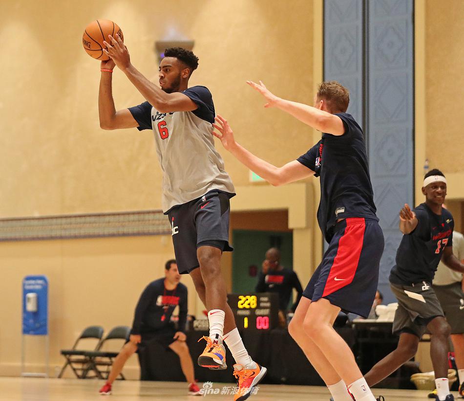 保罗・乔治领衔众球星继续备战