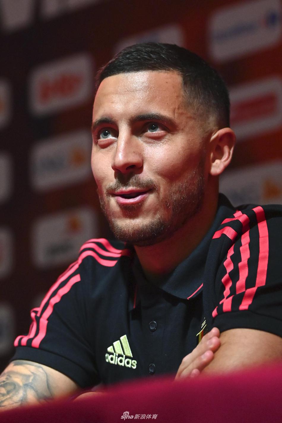 比利时国家队召开新闻发布会 阿扎尔出席