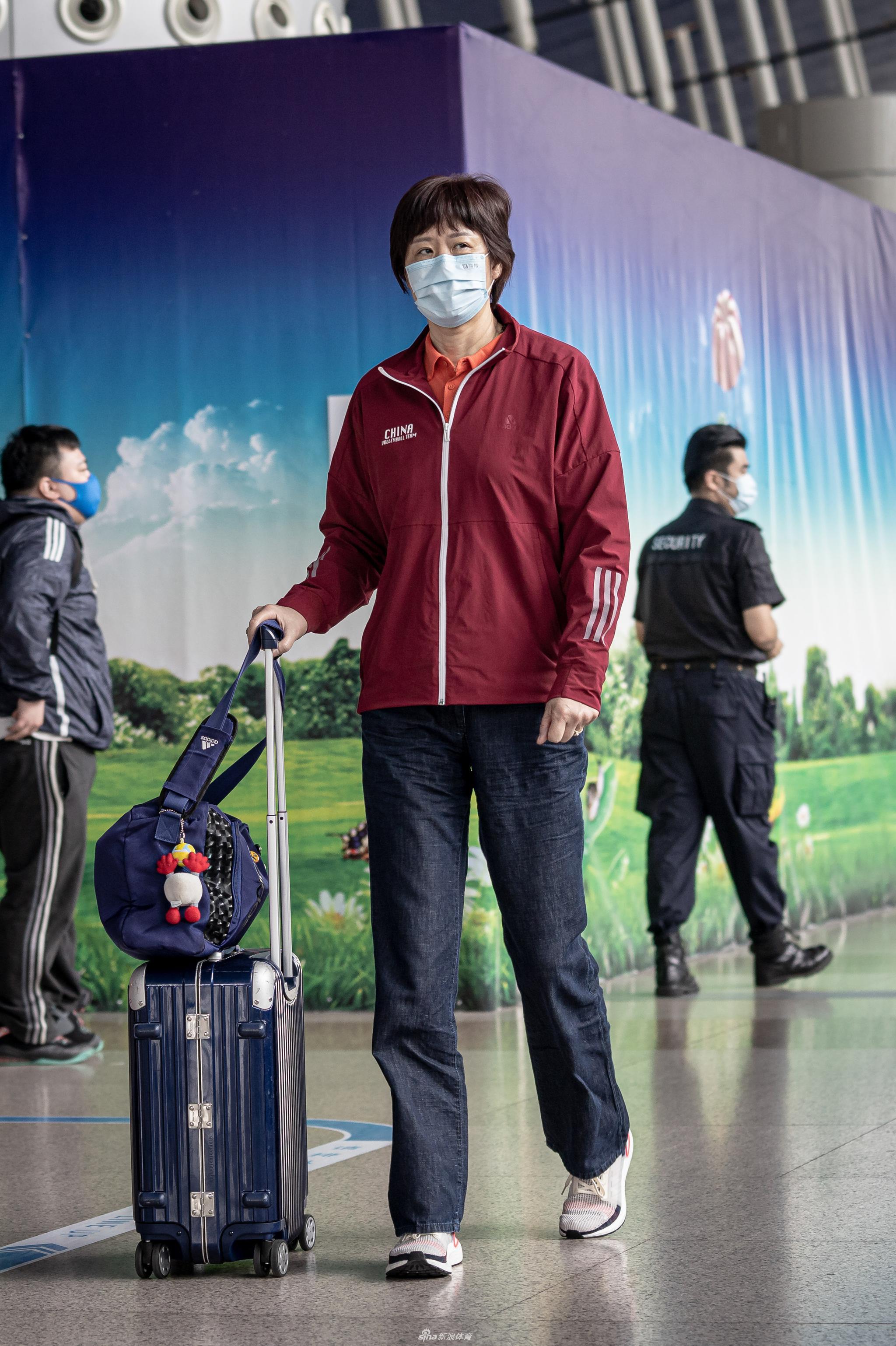 中国女排现身上海 兵发意大利参加世界女排联赛