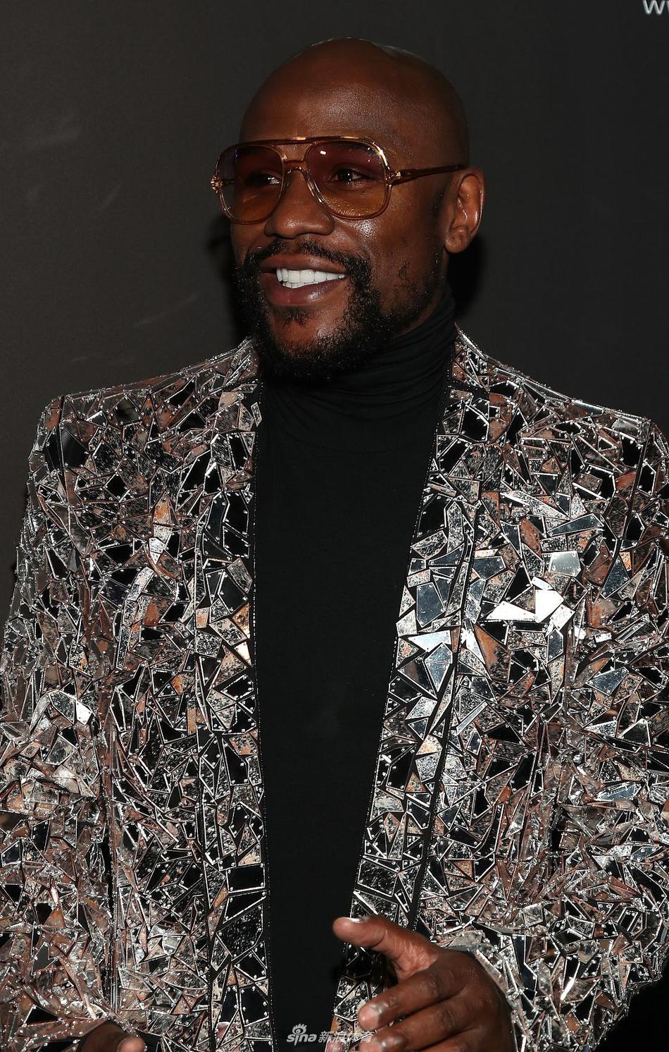 梅威瑟举行43岁生日聚会