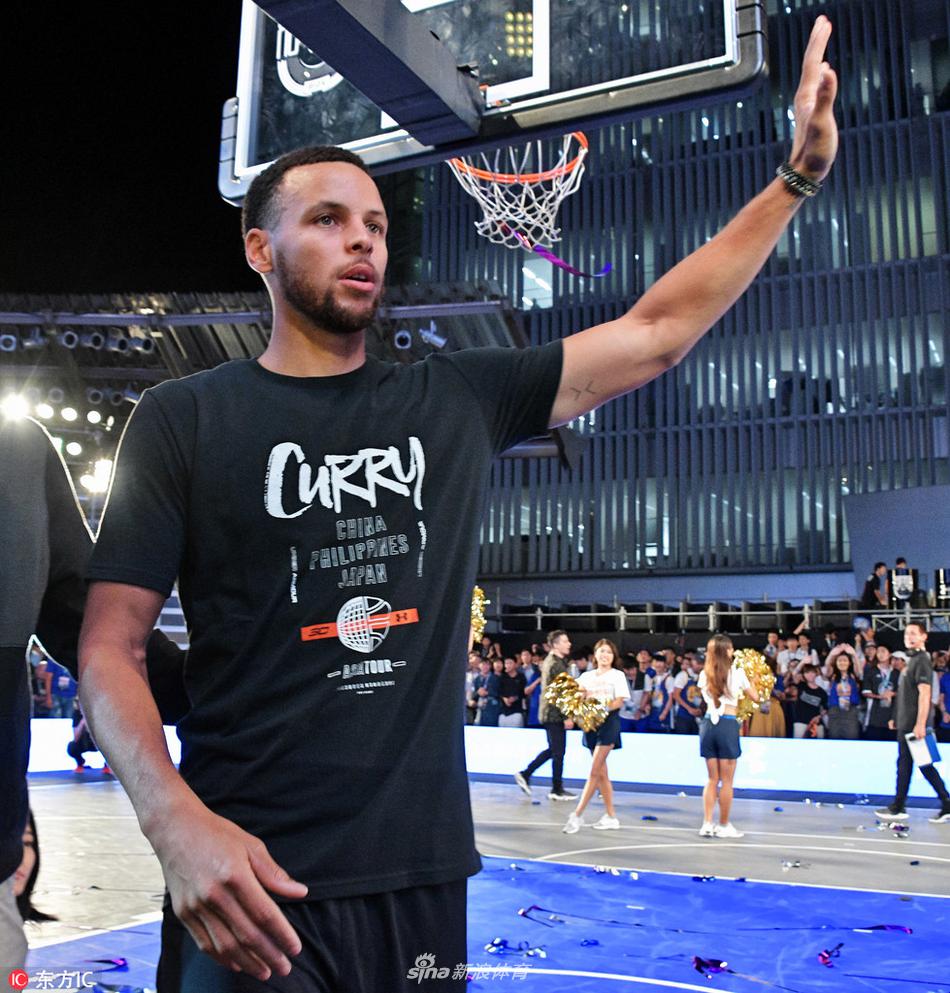 库里东京参加赞助商活动