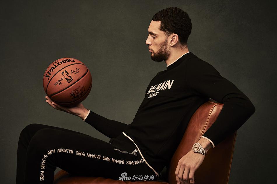 拉文领衔球员拍摄宣传写真