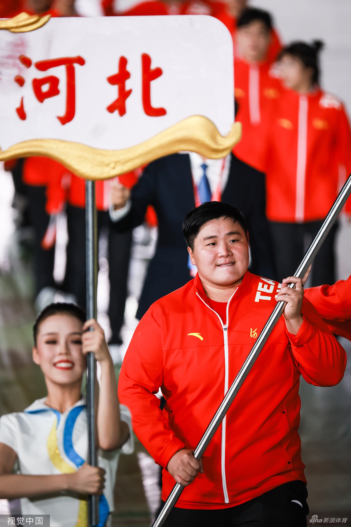 河北体育代表团旗手 巩立姣