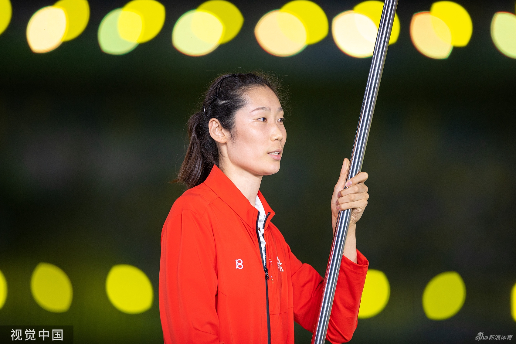 河南代表队旗手朱婷