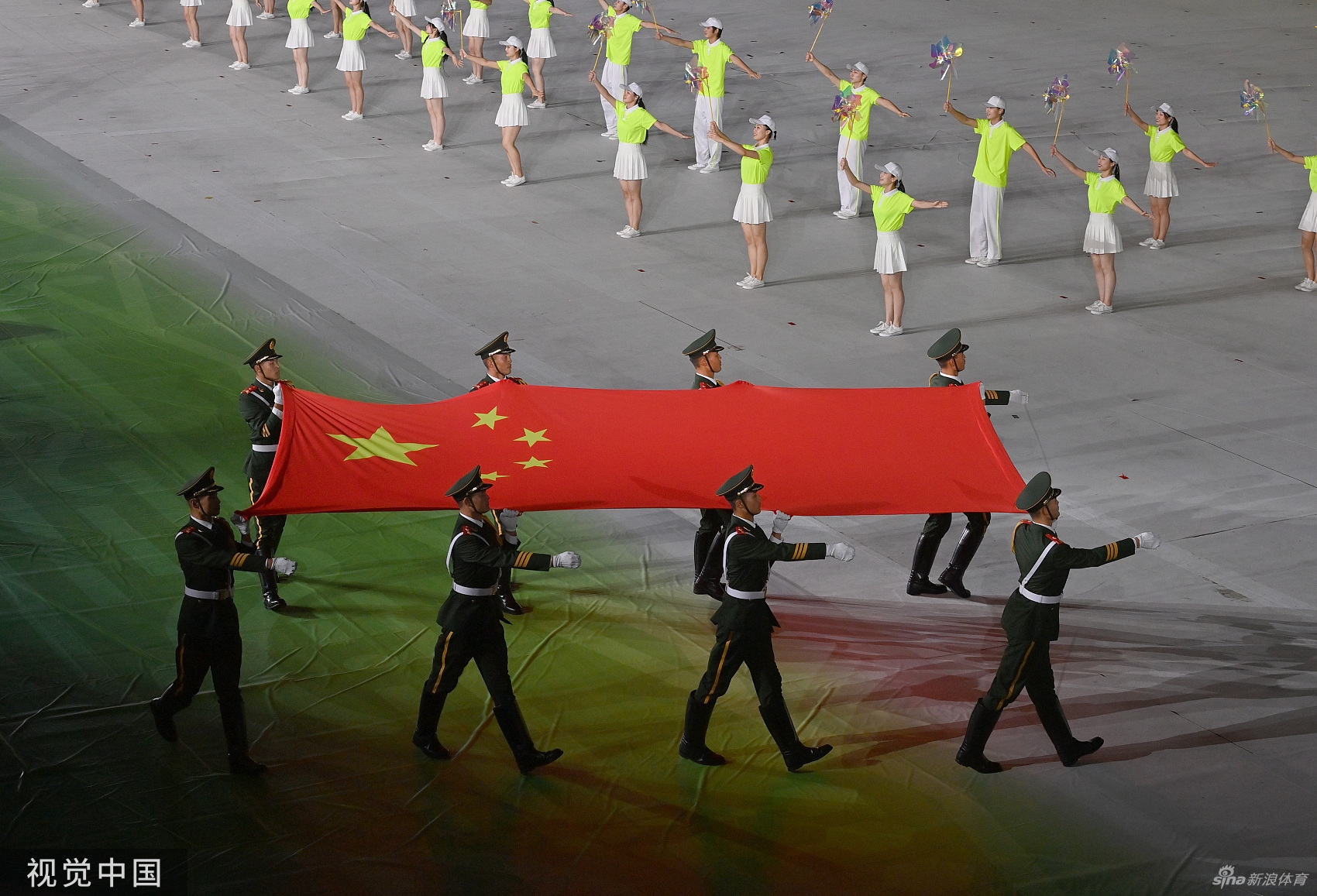 全运会各省市运动员入场 全红婵朱婷领衔