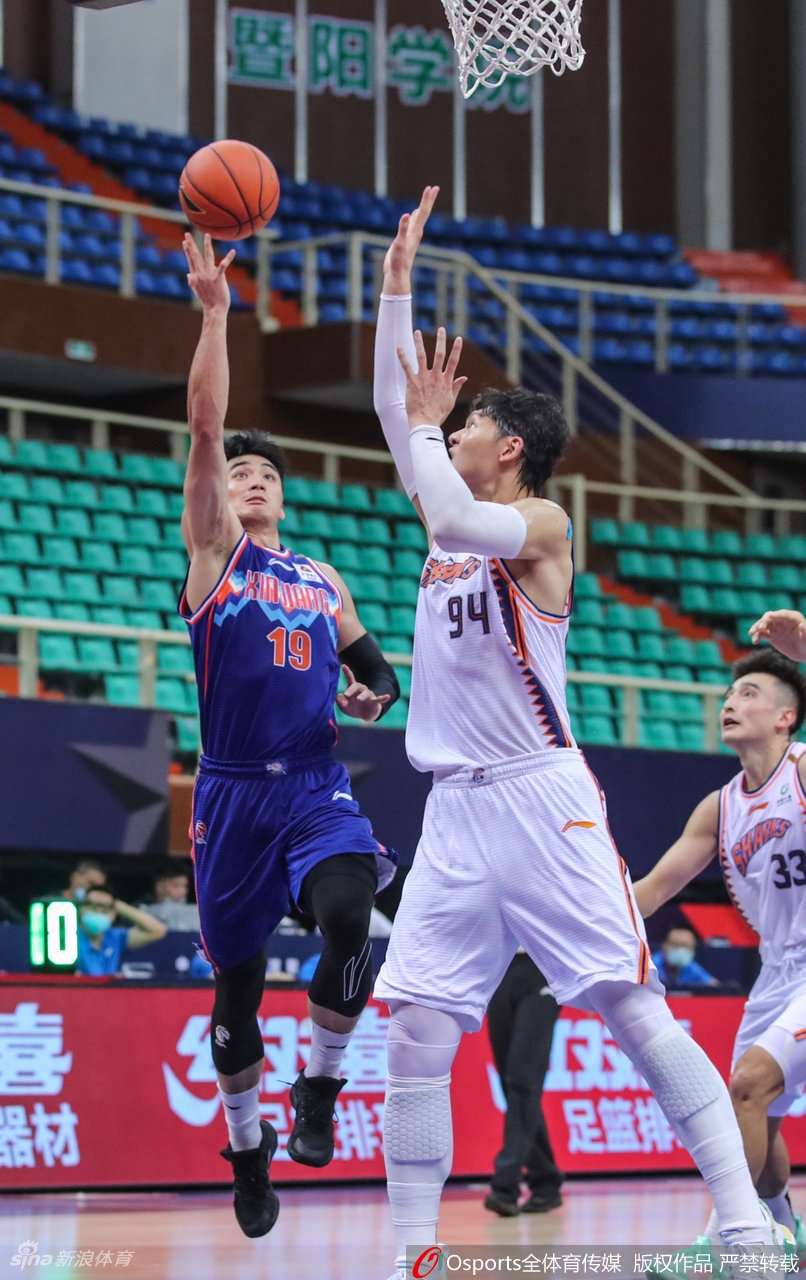 [CBA季前赛]新疆89-88上海 王哲林16+9